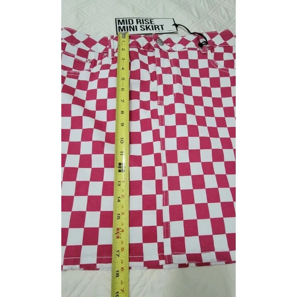 Almost Famous Skirt Sz 1x Mid Rise Mini Skirt Stretch Pink White Checkered NWT - Picture 2 of 4